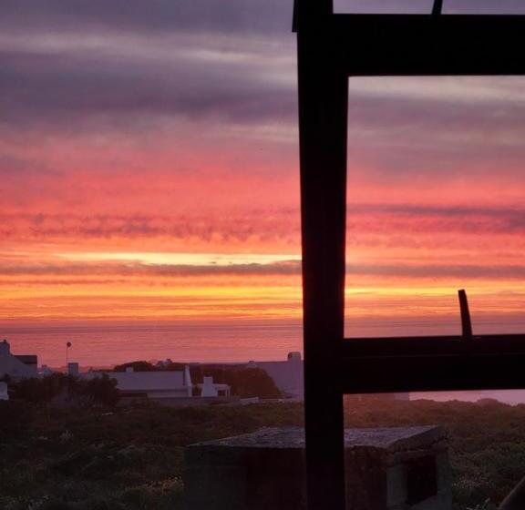 Пансион West Coast Seaside Getaway