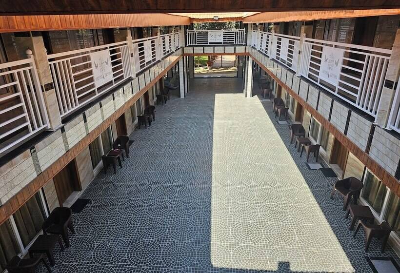 منتجع Ankit Vista Green Village