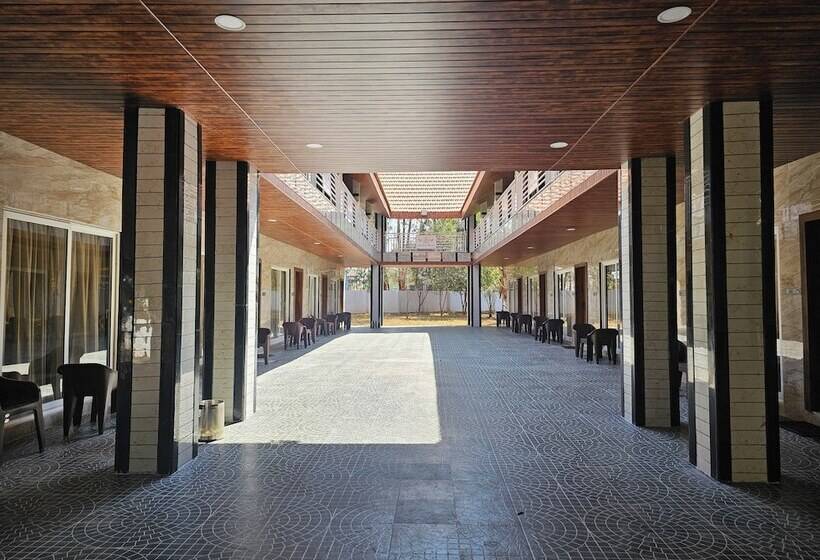 منتجع Ankit Vista Green Village