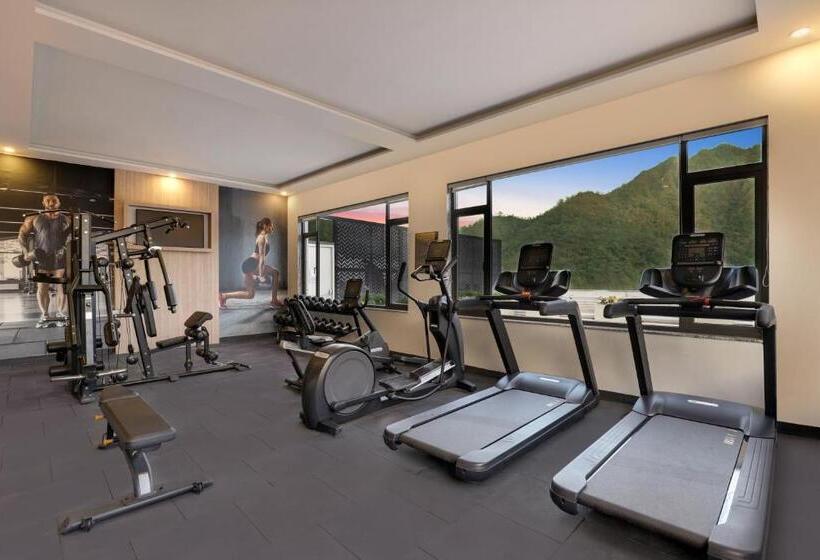 אתר נופש Lemon Tree Hotel Tapovan Rishikesh