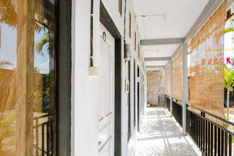 فندق صغير Spot On 1958 Asembagus Family