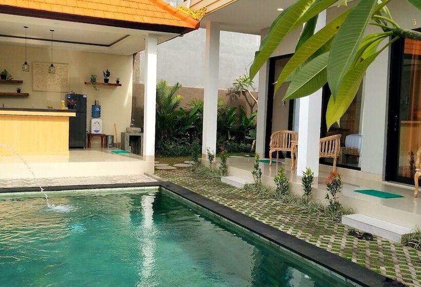 Umah Dangin Guesthouse   Hostel