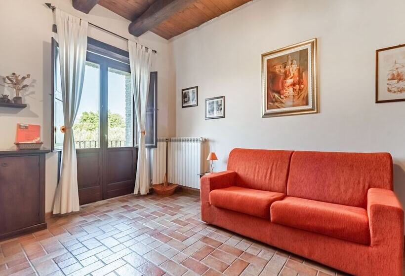 Vibrant Cottage Near Lake In Bomba