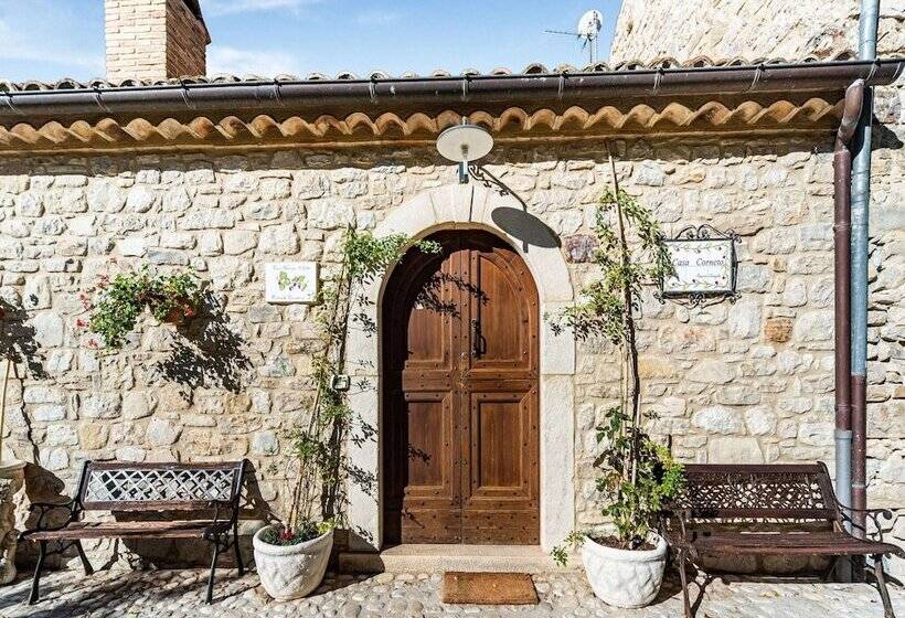 Vibrant Cottage Near Lake In Bomba