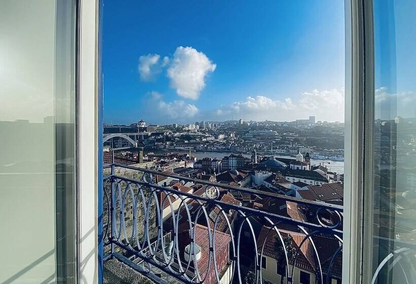 Vitoria's Terrace Apartments