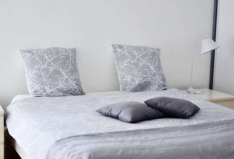 A Deux Pas Du Rhône