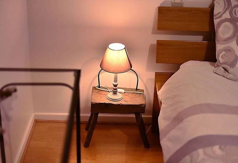 A Deux Pas Du Rhône