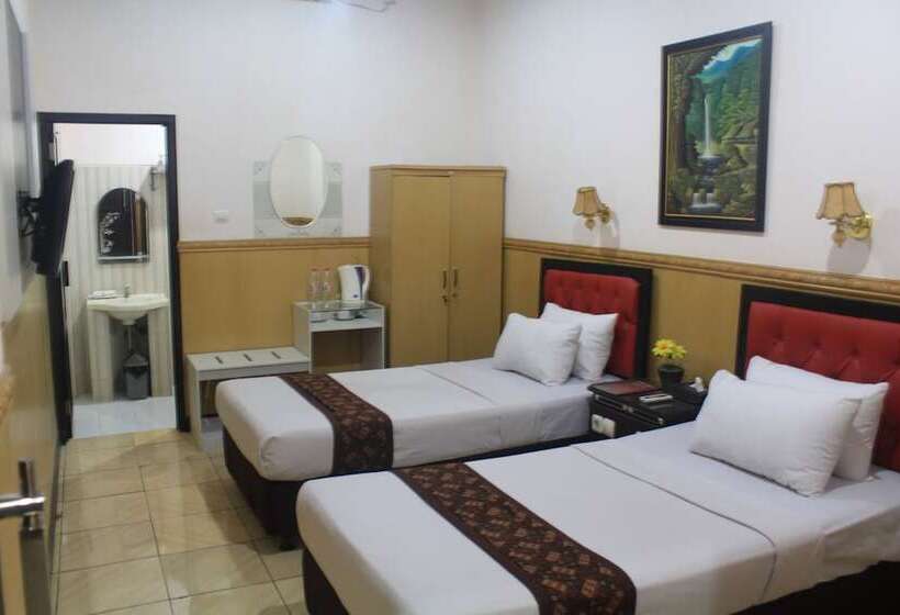 Anggraeni Hotel Ketanggungan