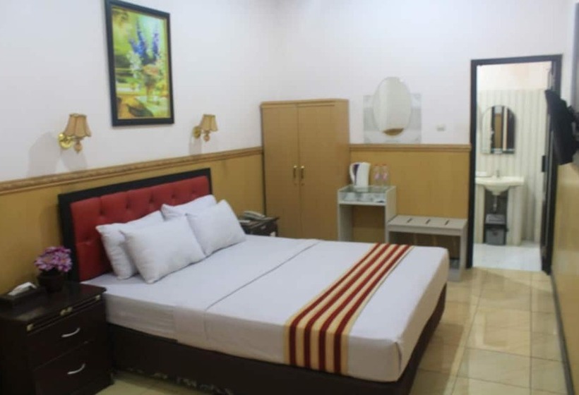 Anggraeni Hotel Ketanggungan