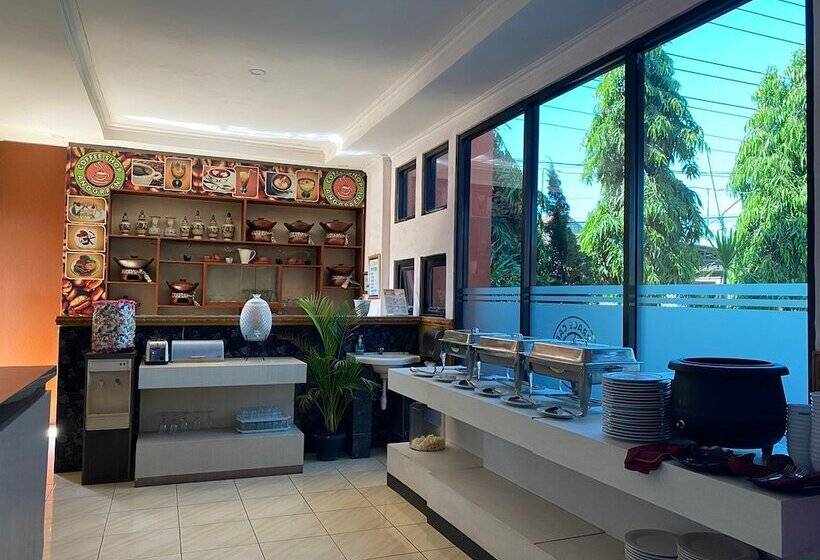 Anggraeni Hotel Ketanggungan