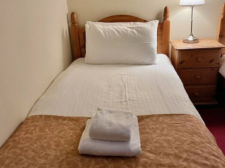 مبيت وإفطار Cathedral Of The Isles