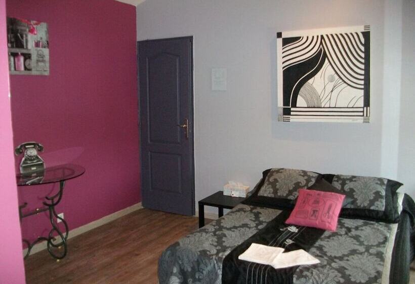 민박 Chambres D Hôtes Logis Des Deux Tours