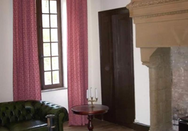 ベッドアンドブレックファースト Château De Poussignol