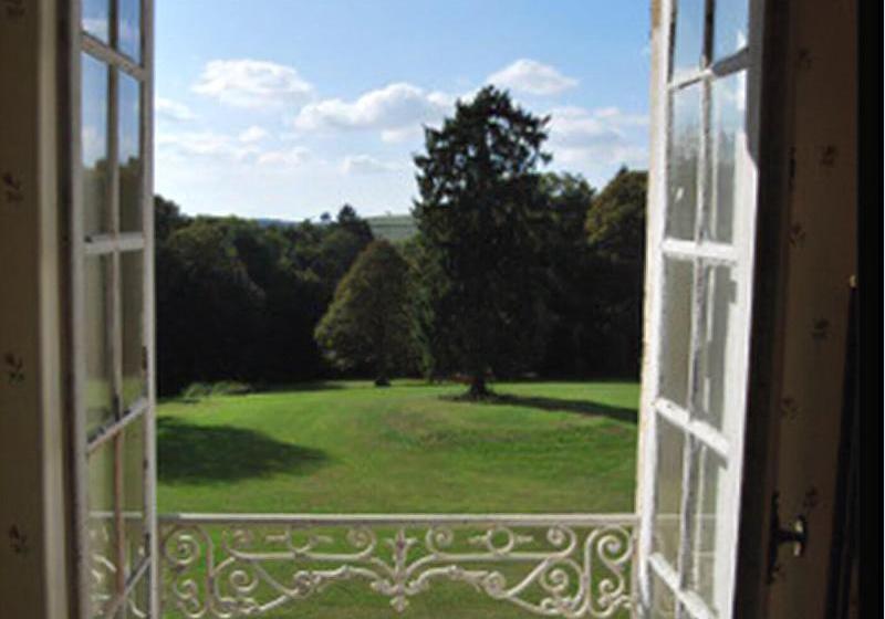 ベッドアンドブレックファースト Château De Poussignol