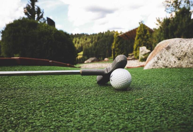 Bed and Breakfast Wellness Rezort Jánošíkov Dvor