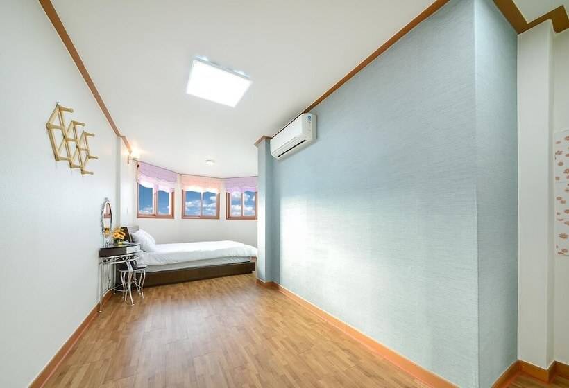 Ganghwa Punggyung Gryujineon Zip Pension