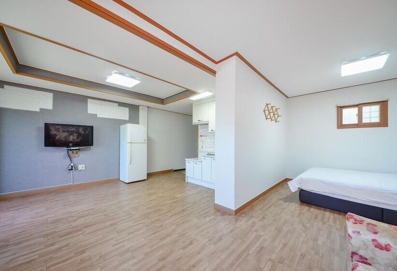 Ganghwa Punggyung Gryujineon Zip Pension