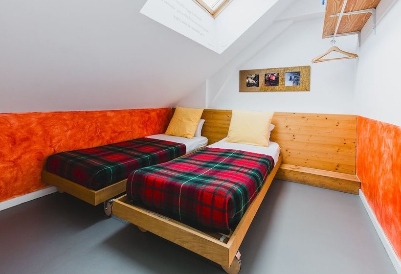 פונדק Auberge Des Ecrins