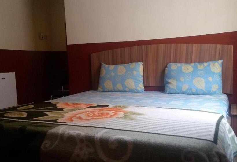 בית מלון כפרי Adinkra City