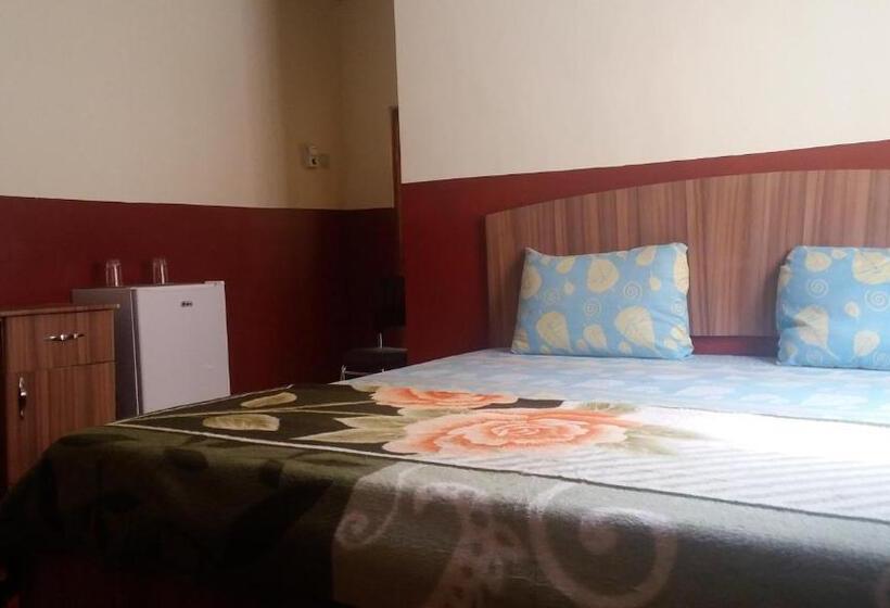 בית מלון כפרי Adinkra City