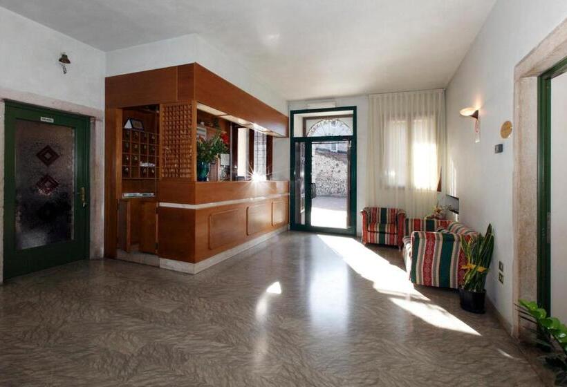 فندق Albergo Ristorante Giulietta E Romeo