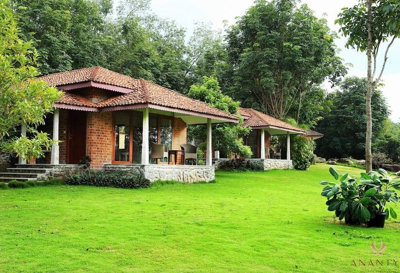 ホテル Anantya By The Lake