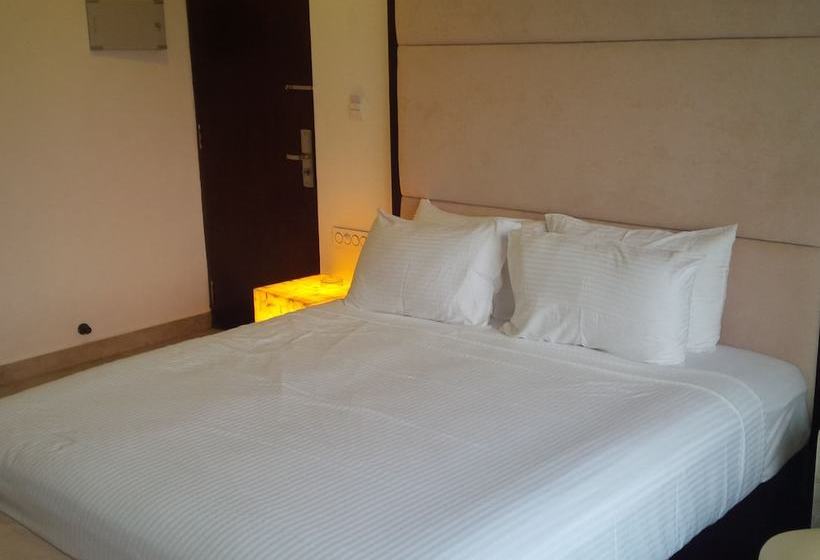 בית מלון כפרי Anora Beach Resort