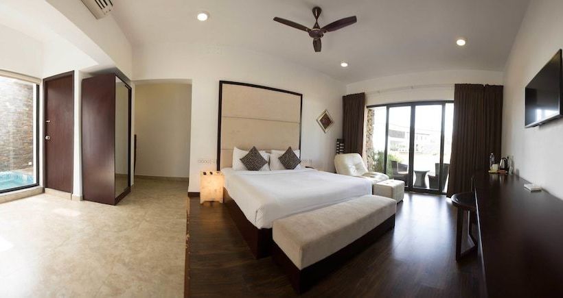 בית מלון כפרי Anora Beach Resort