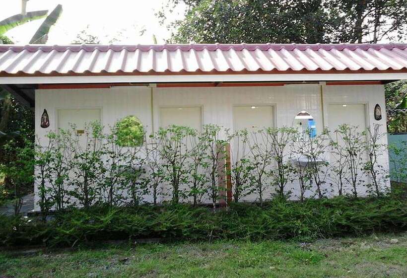 ホテル Baan Pennee