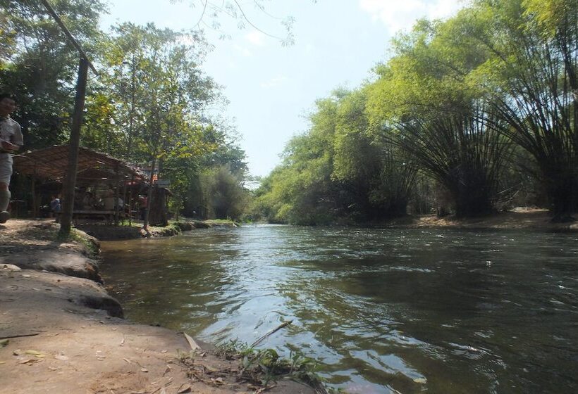 ホテル Baan Pennee