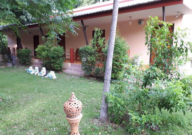 Отель Baan Rimnam Resort