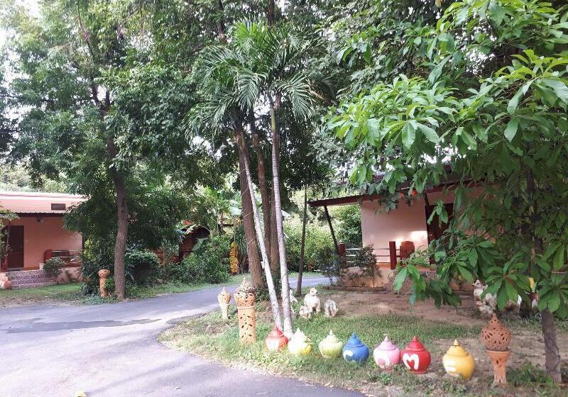 Отель Baan Rimnam Resort