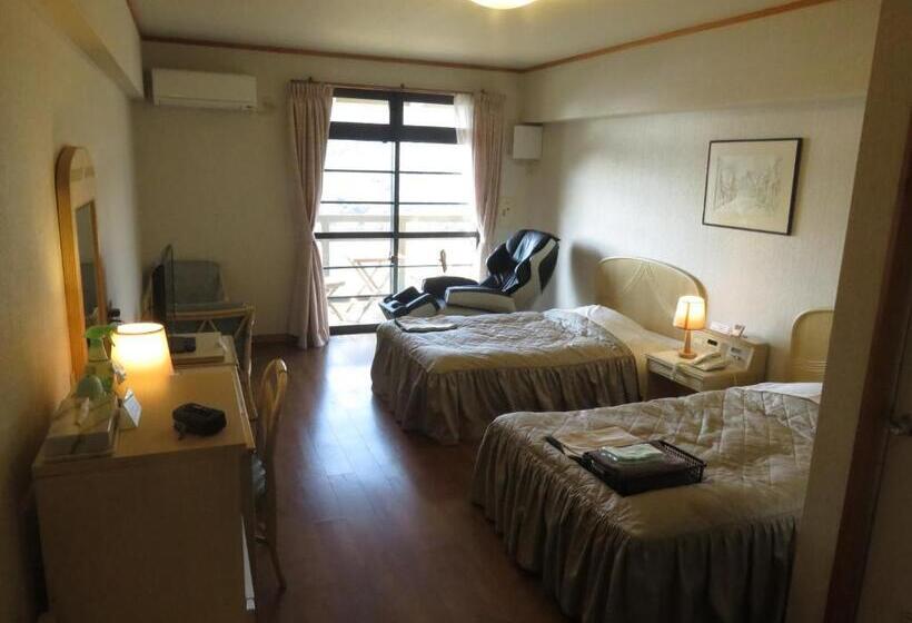 בית מלון כפרי Bellreaf Otsuki