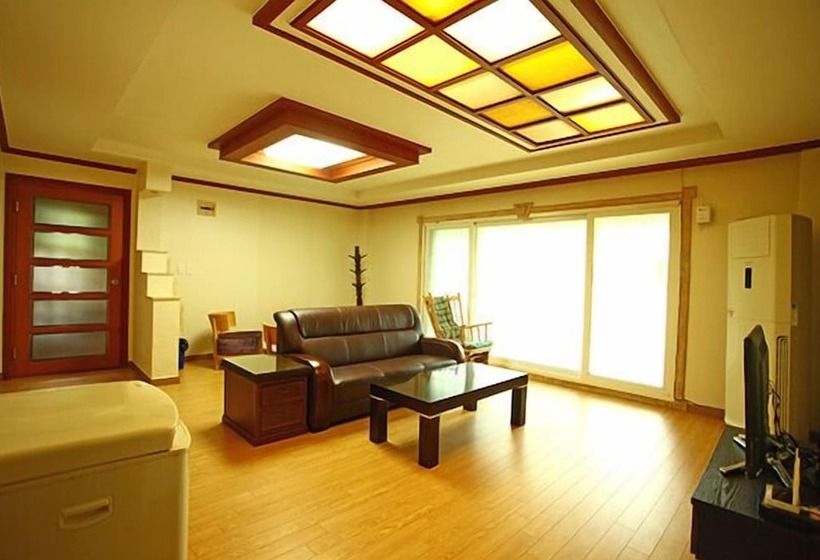 בית מלון כפרי Bluesky Pension