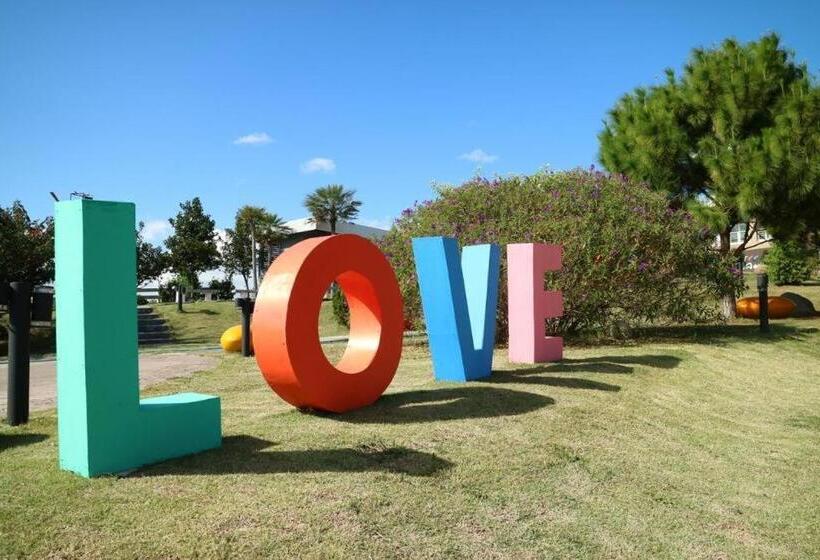 Отель Breeze Hill Resort