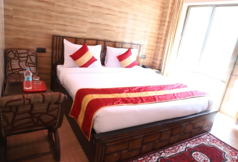 ホテル Chanakya Resort By Alr