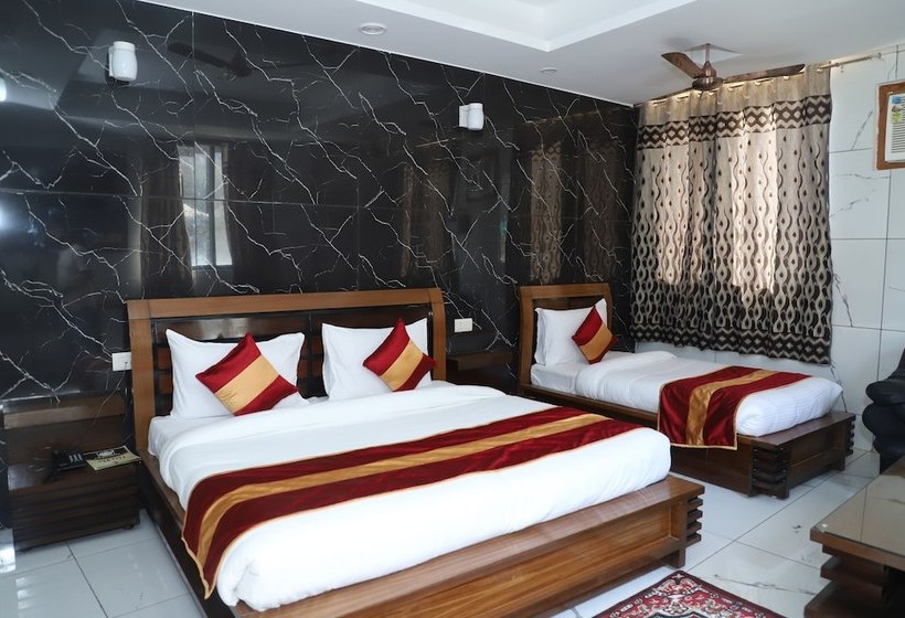 ホテル Chanakya Resort By Alr