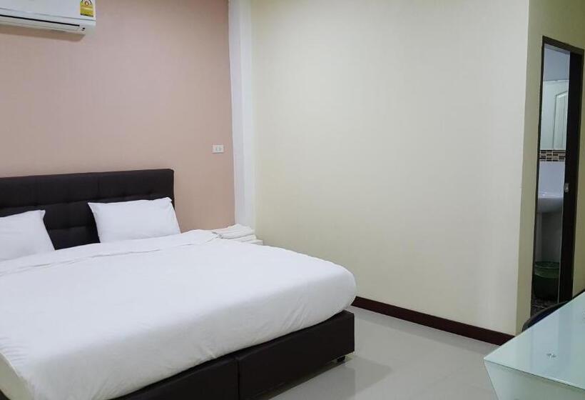 فندق Charoensuk Grand