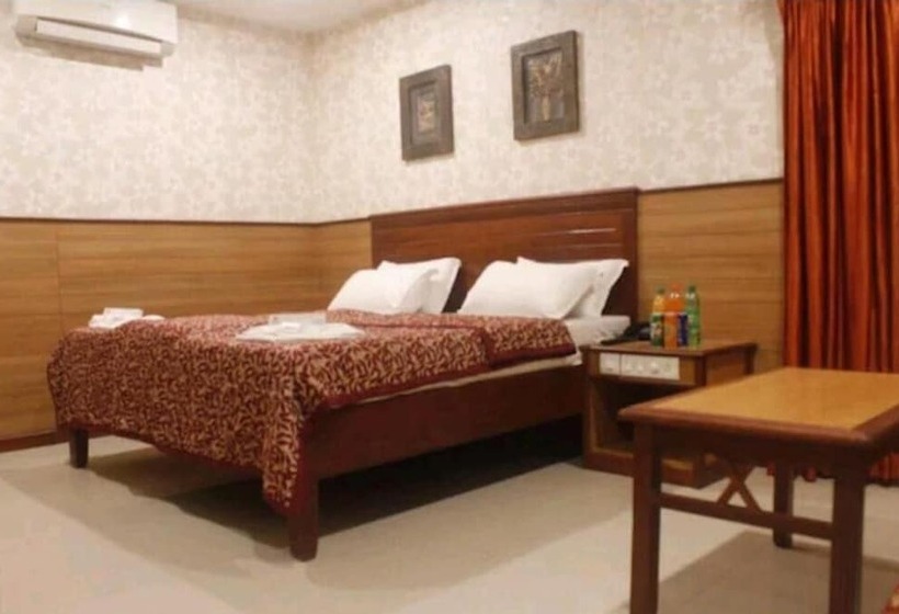 Отель Chitra Park