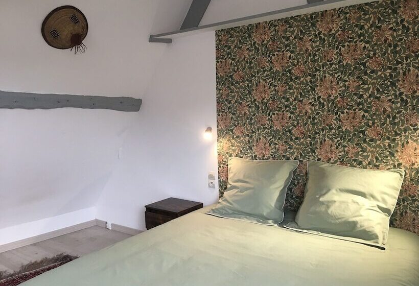 בית מלון כפרי Château D Harcelaines