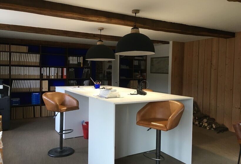 בית מלון כפרי Château D Harcelaines