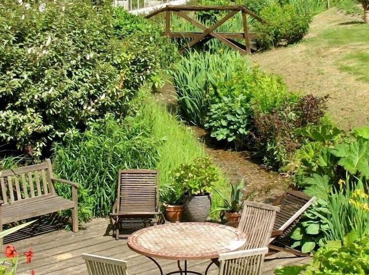 בית מלון כפרי Château D Harcelaines