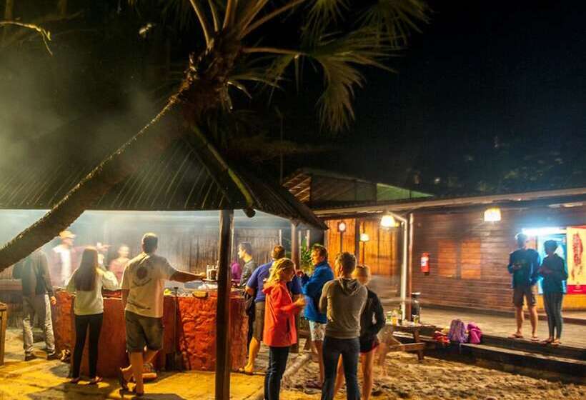 בית מלון כפרי Coral Divers