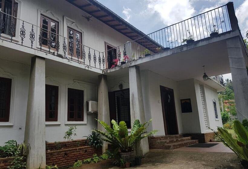 ホテル Crystal Lodge