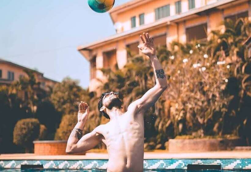 בית מלון כפרי Discover Resorts