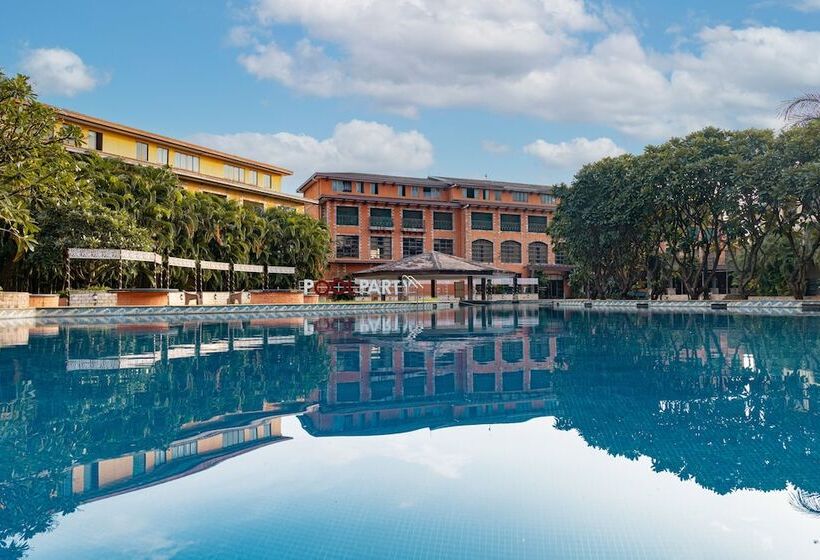 בית מלון כפרי Discover Resorts