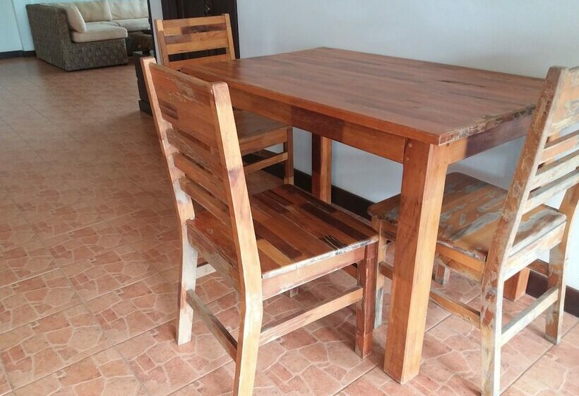 בית מלון כפרי Eden Hill Resort