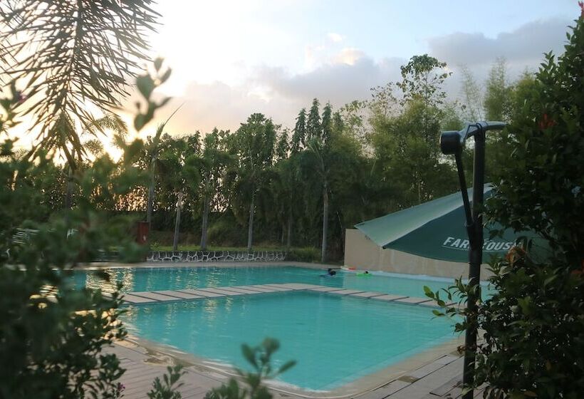 호텔 Estancia De Lorenzo Tarlac