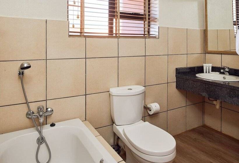 ホテル First Group Qwantani