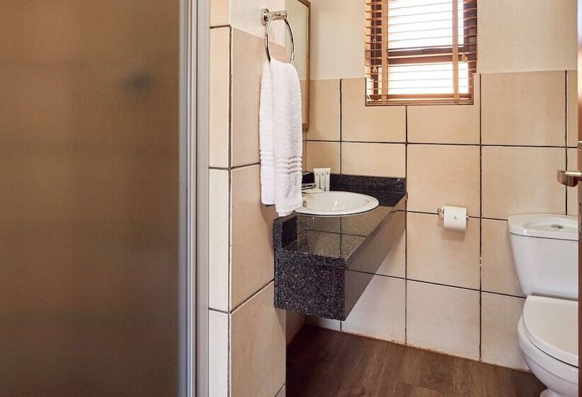 בית מלון כפרי First Group Qwantani